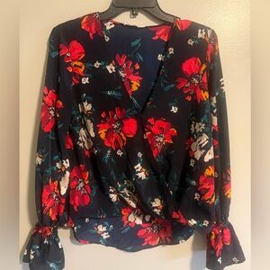 Lush Navy Red Floral Wrap Hi-Low Blouse w/cinched bell sleeves size small